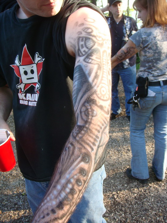 Scott Canadian and his cool cyber sleeve tattoo